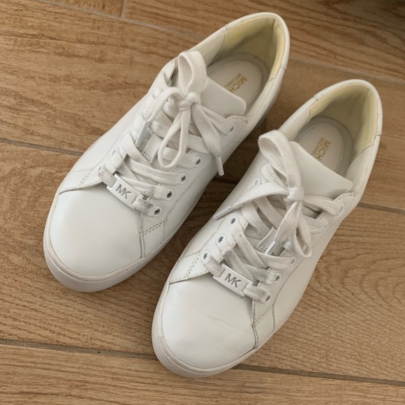 Michael Kors White Sneaker - Picture 1 of 3